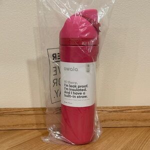 Owala 24oz- Read My Lips